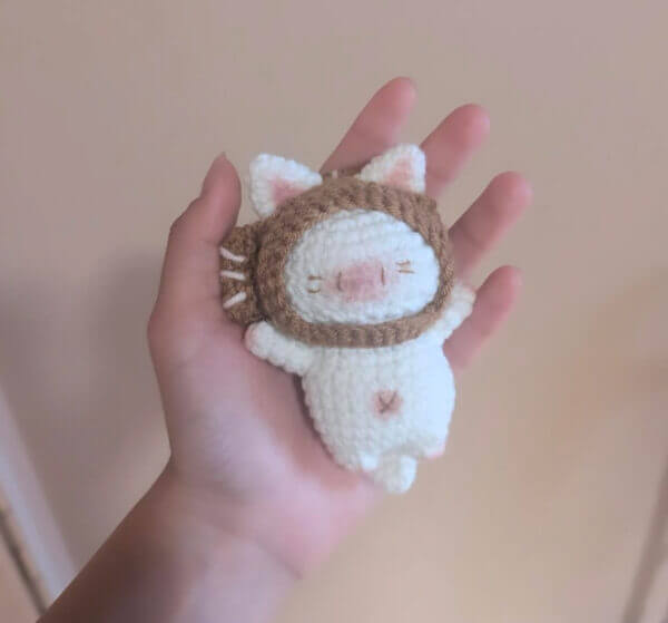 Cat Wearing A Taiyaki Hat Keychain